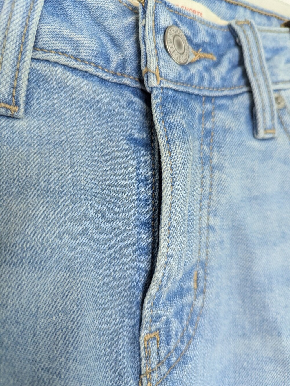 NWT Levi's Women's A-Line Denim Shorts Size 24 - Picture 3 of 6